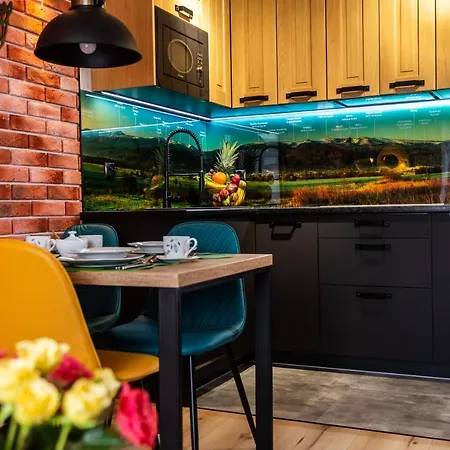 Jelonek W Centrum Parking Za Szlabanem Od 1 Do 6 Osob Apartment Jelenia Gora